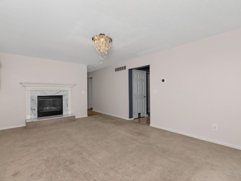 596 Buckshire Glen Drive, Florence, KY 41042 Photo 6