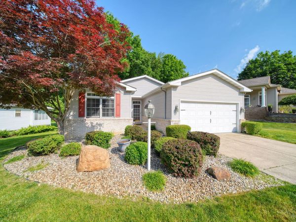 3010 S Wood Dale Drive, Unit 14, Jackson, MI 49203