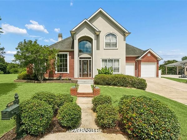 89 NATCHEZ TRACE Drive , Harvey, LA 70058