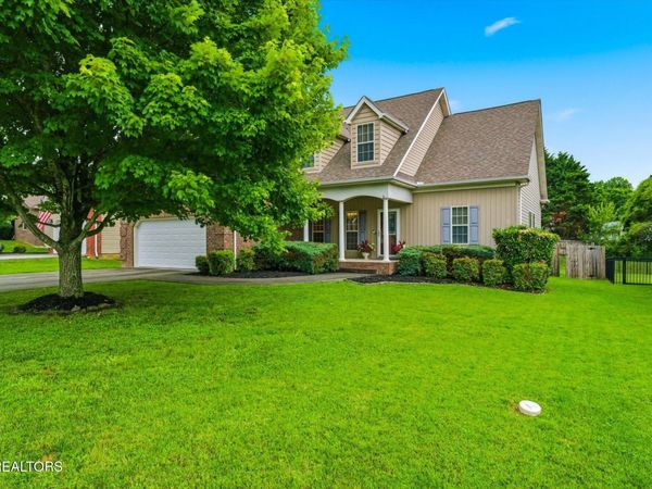 6848 Harvest Grove Lane, Knoxville, TN 37918