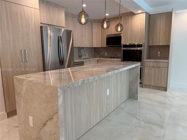 19390 Collins Ave , Unit 224, Sunny Isles Beach, FL 33160