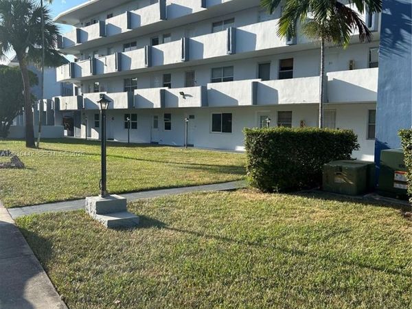 1101 NE 191st St , Unit H401, Miami, FL 33179