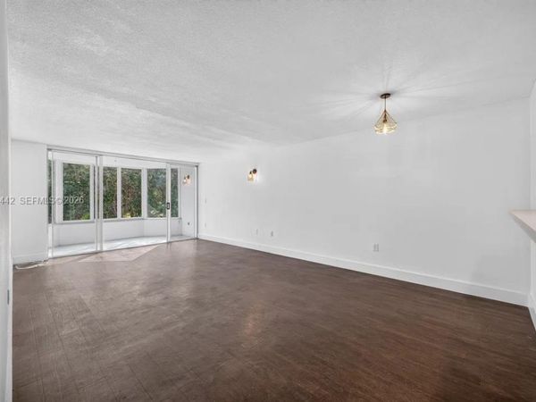 1101 NE 191st St, Unit H401, Miami, FL 33179