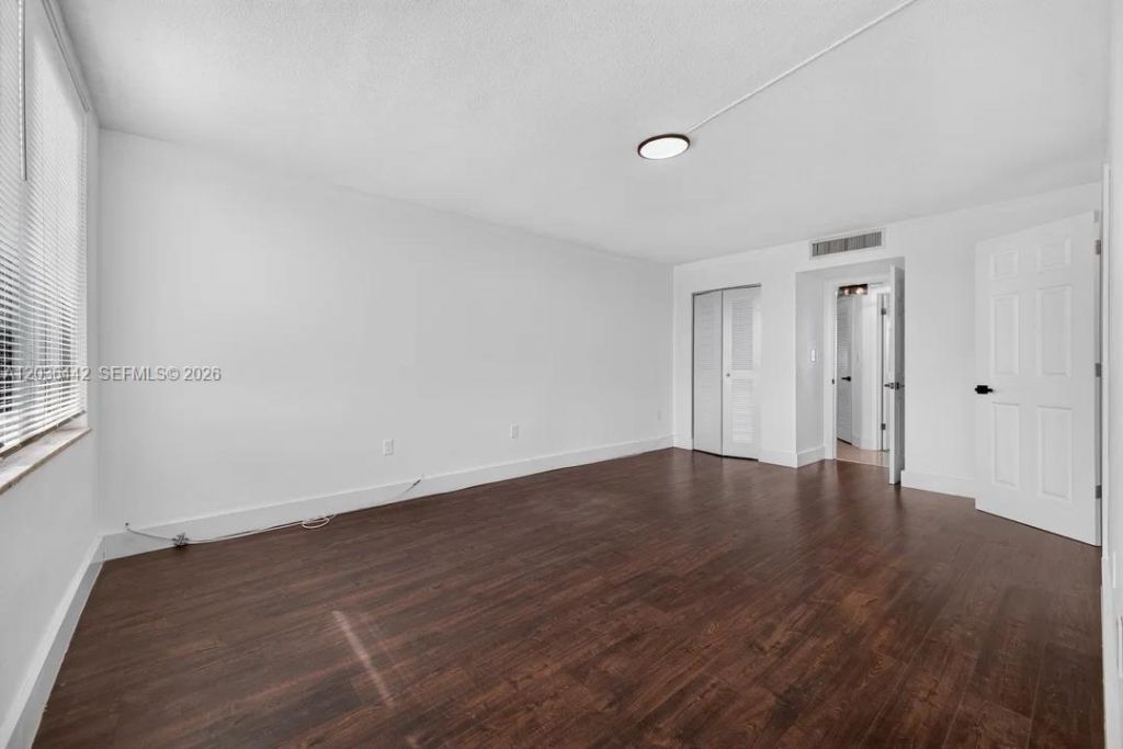 1101 NE 191st St, Unit H401, Miami, FL 33179 Photo