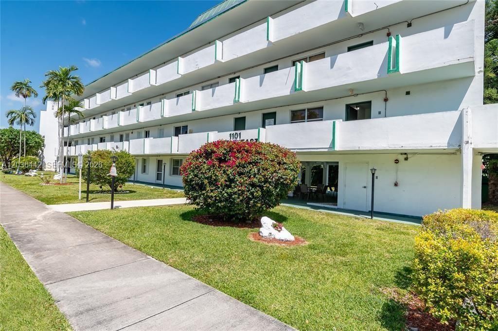 1101 NE 191st St, Unit H401, Miami, FL 33179 Photo