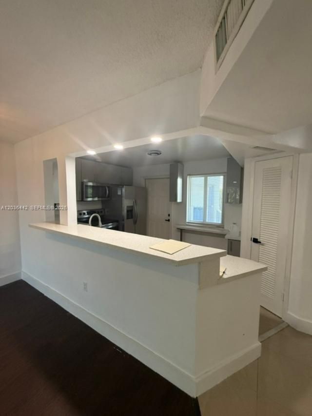 1101 NE 191st St , Unit H401, Miami, FL 33179 Photo