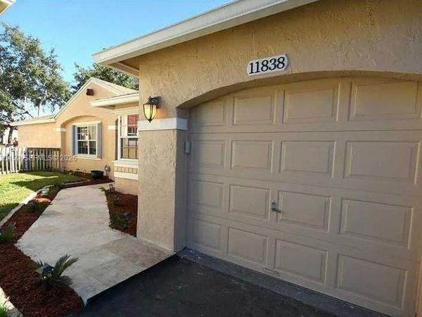 11838 NW 13th St , Pembroke Pines, FL 33026