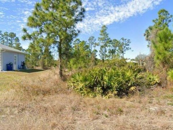 526 Aspen Ave , Lehigh Acres, FL 33974