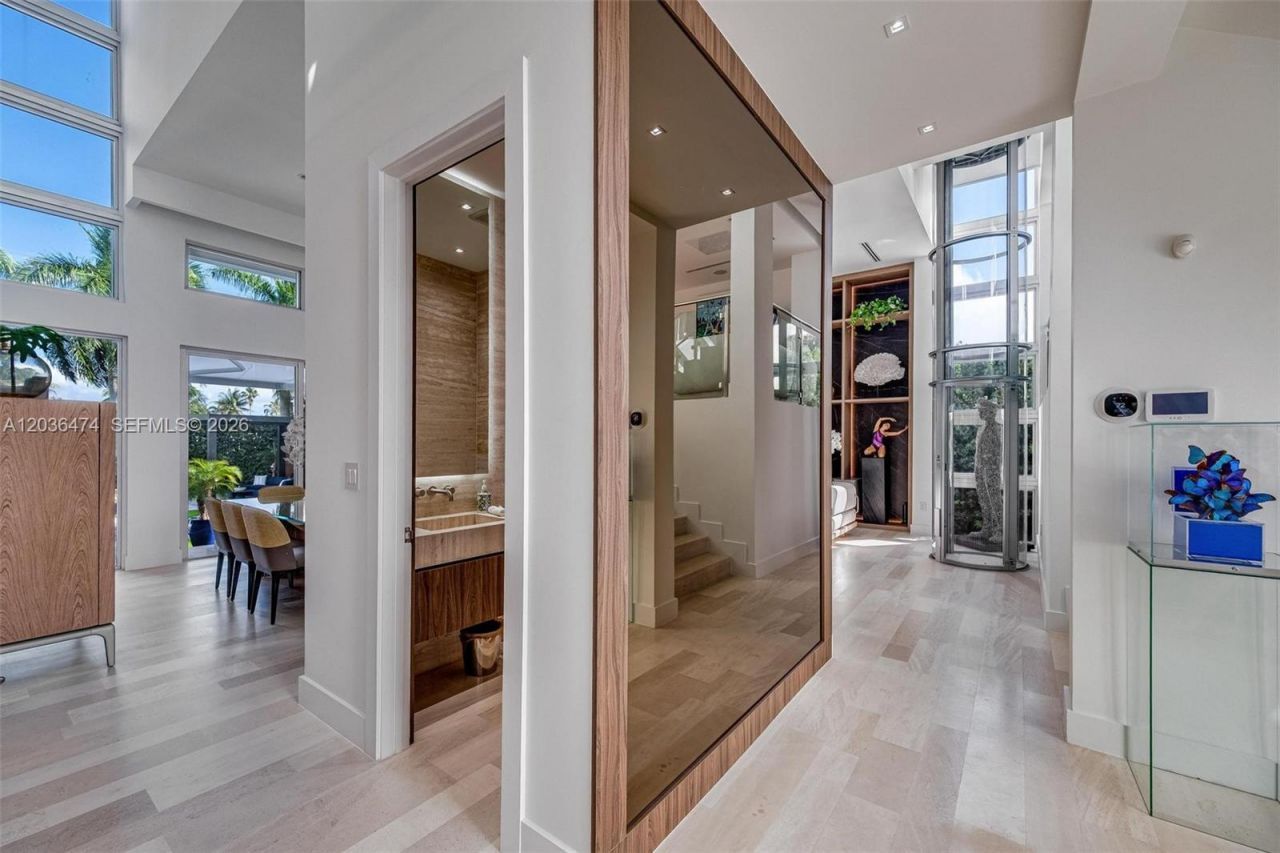 470 S Shore Dr, Miami Beach, FL 33141 Photo