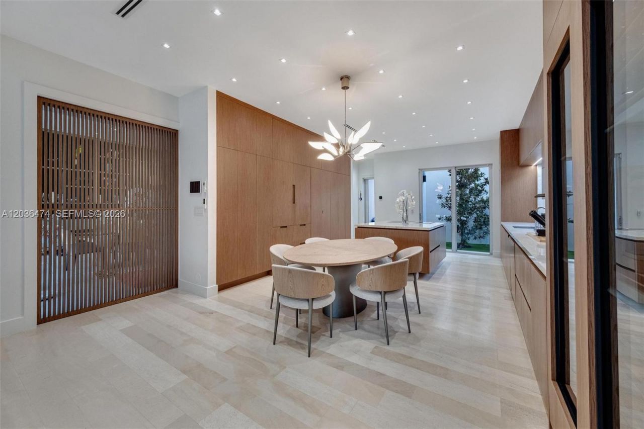 470 S Shore Dr, Miami Beach, FL 33141 Photo