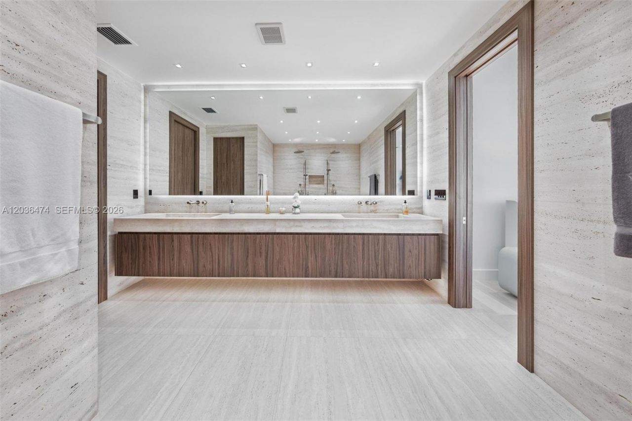 470 S Shore Dr, Miami Beach, FL 33141 Photo