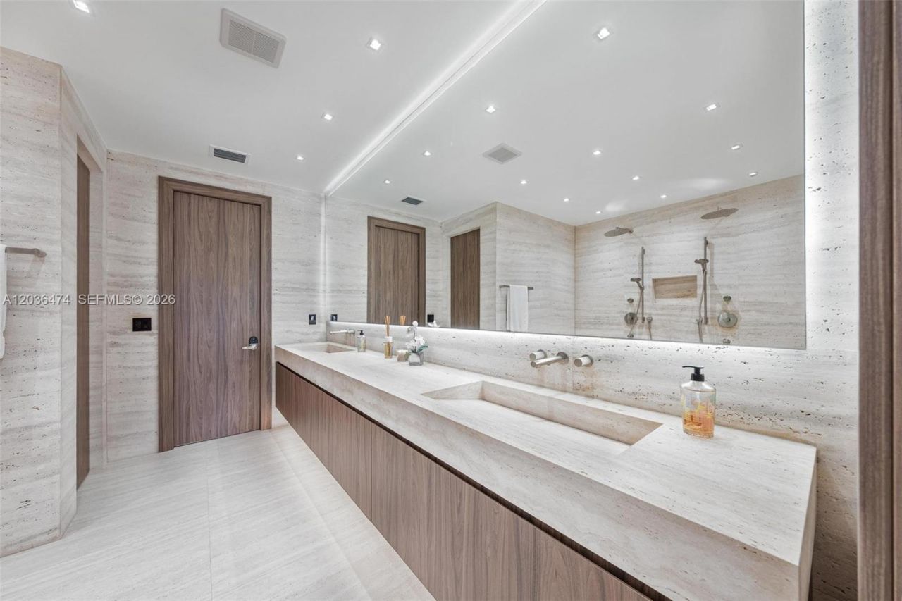 470 S Shore Dr, Miami Beach, FL 33141 Photo