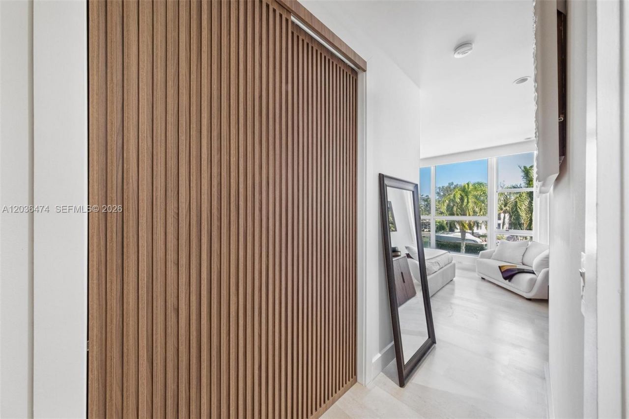 470 S Shore Dr, Miami Beach, FL 33141 Photo