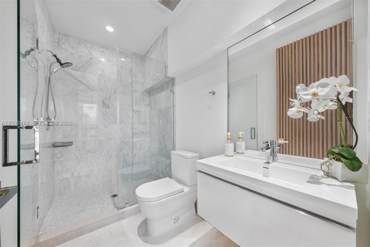 470 S Shore Dr, Miami Beach, FL 33141 Photo
