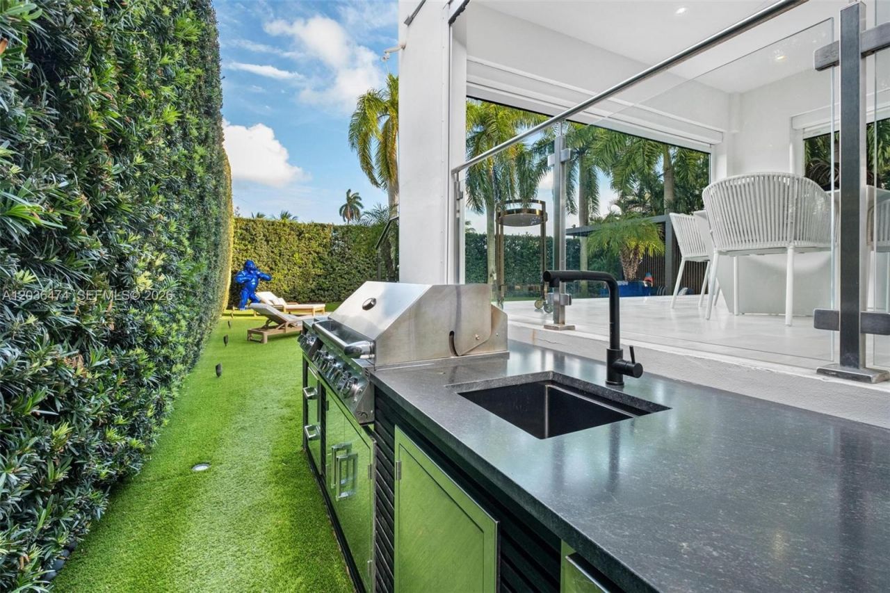 470 S Shore Dr, Miami Beach, FL 33141 Photo