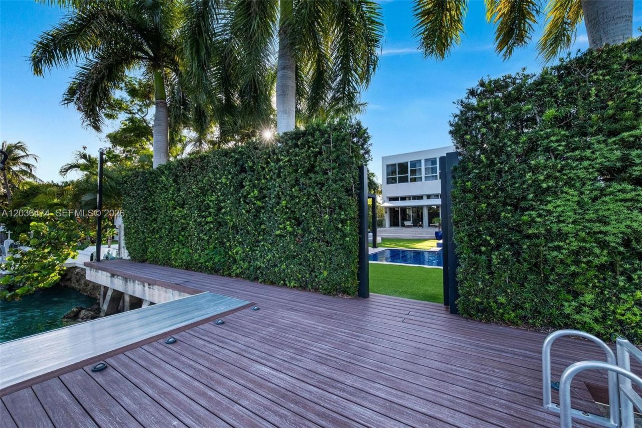 470 S Shore Dr, Miami Beach, FL 33141 Photo