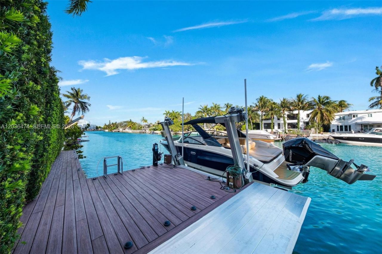 470 S Shore Dr, Miami Beach, FL 33141 Photo