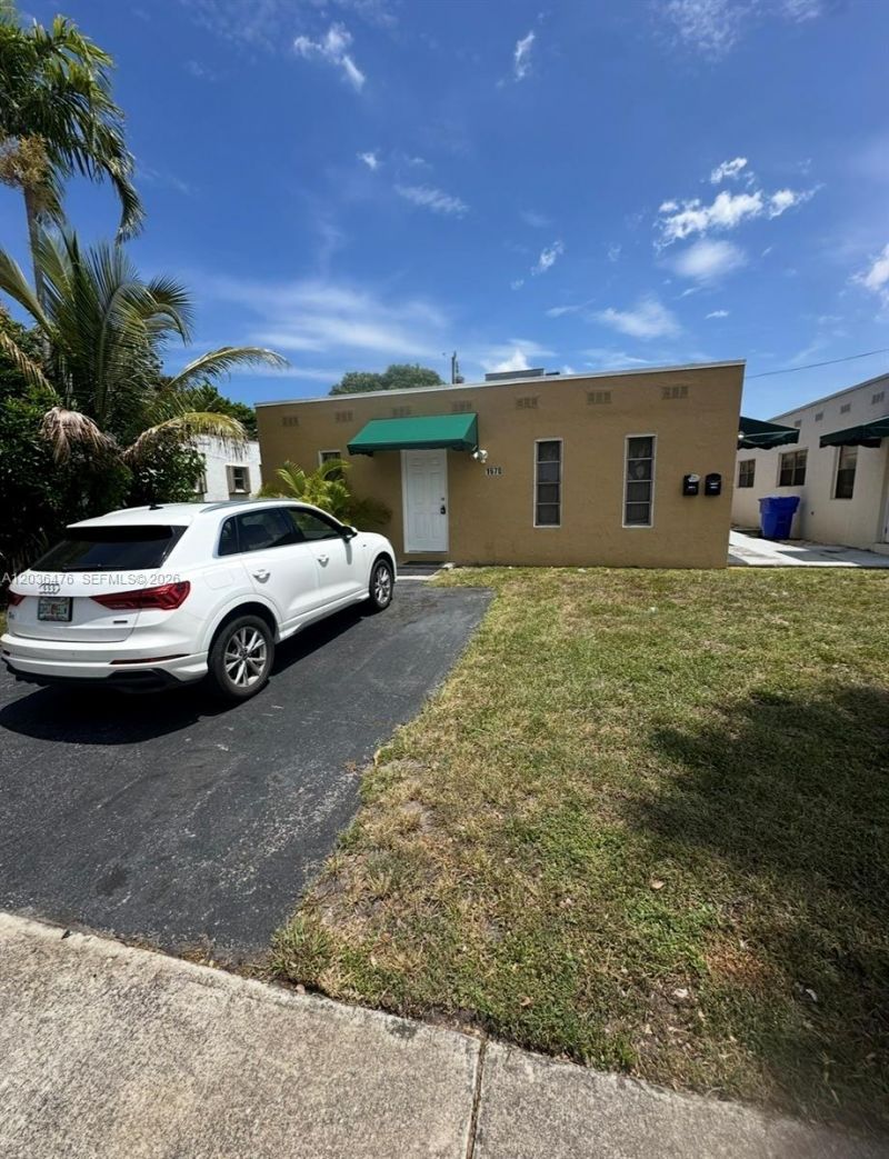 1670 Harding St, Unit A, Hollywood, FL 33020 Photo