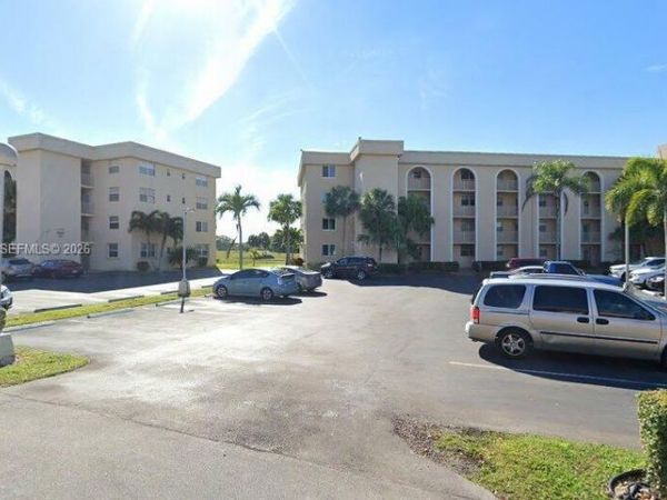 3241 Holiday Springs Blvd , Unit 204, Margate, FL 33063