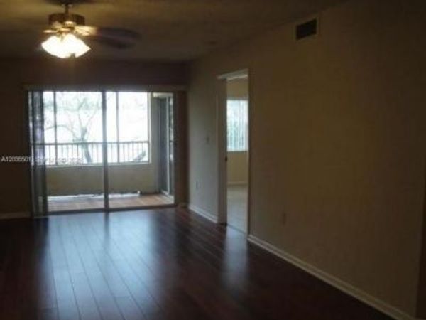 2831 N Oakland Forest Dr , Unit 208, Oakland Park, FL 33309