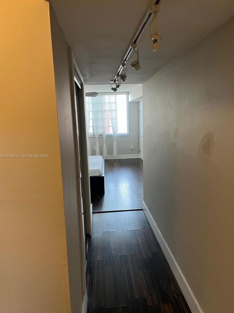 1770 NE 191st St, Unit 700-1, Miami, FL 33179 Photo