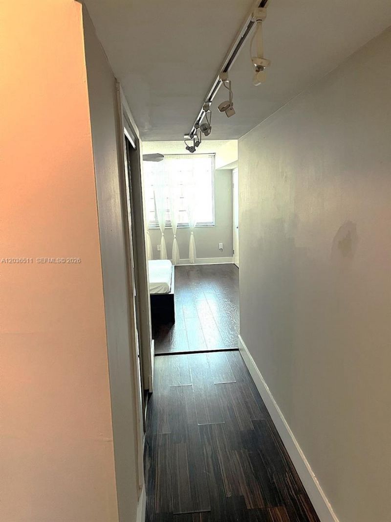 1770 NE 191st St, Unit 700-1, Miami, FL 33179 Photo