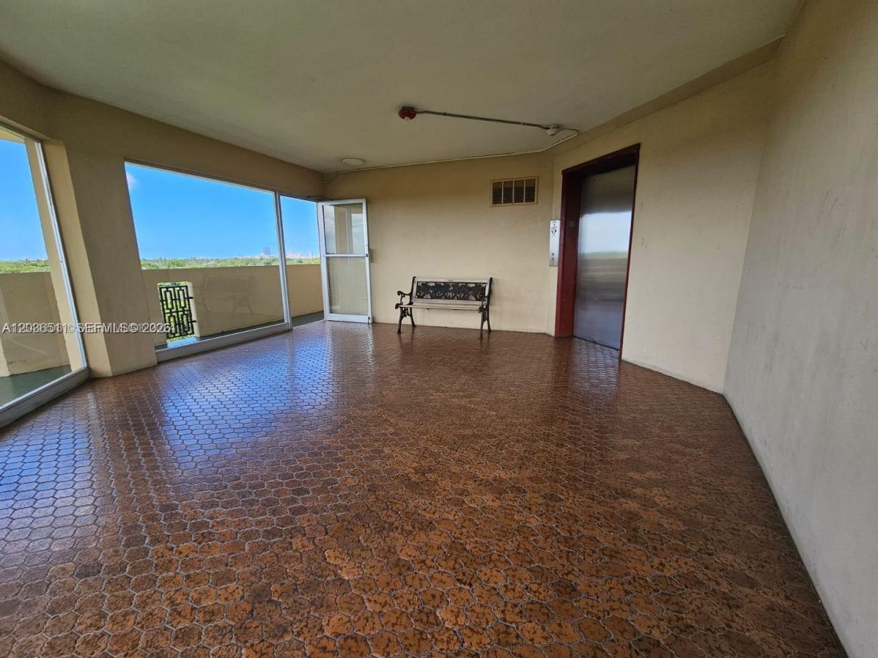 1770 NE 191st St, Unit 700-1, Miami, FL 33179 Photo