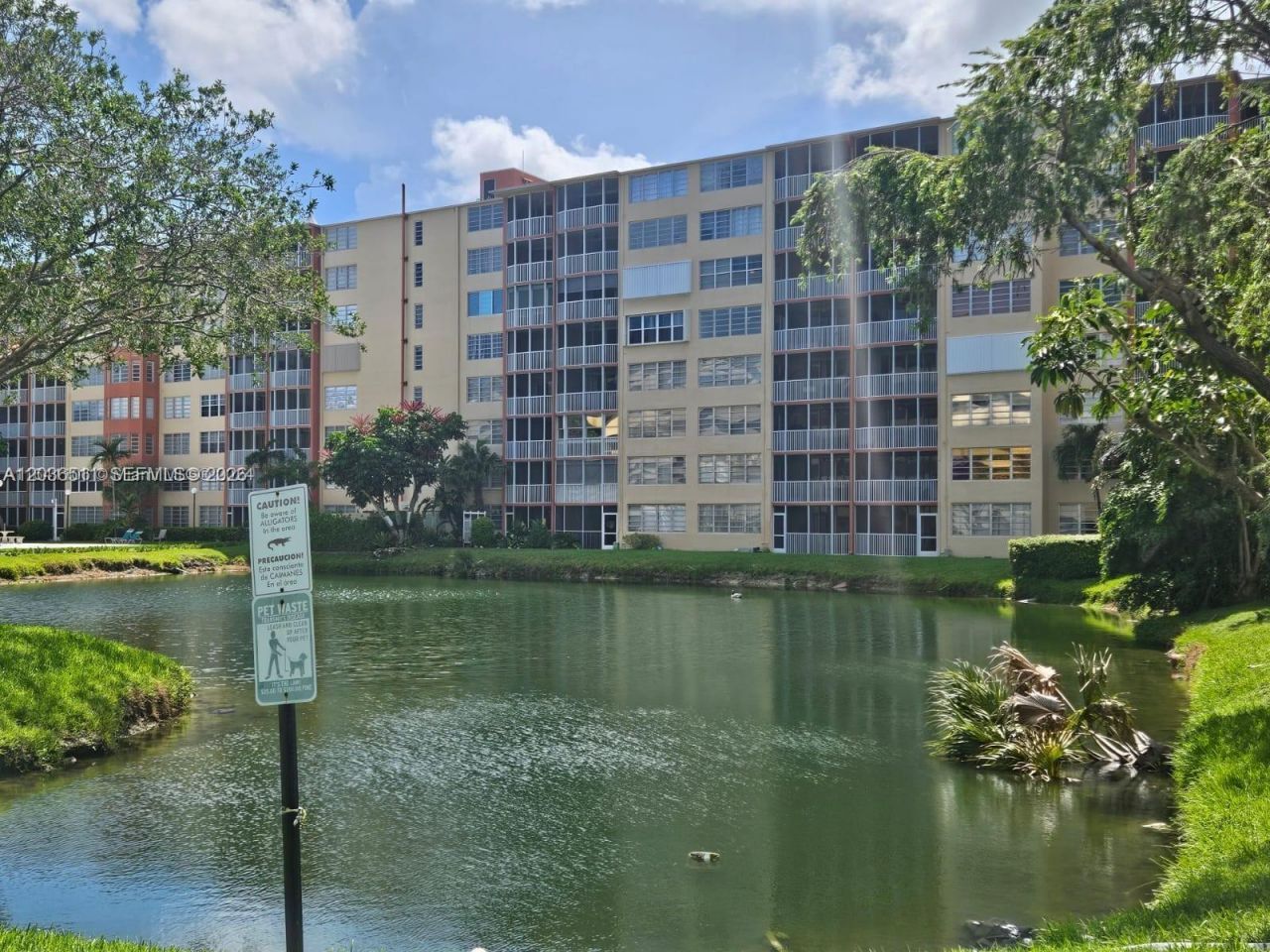 1770 NE 191st St, Unit 700-1, Miami, FL 33179 Photo