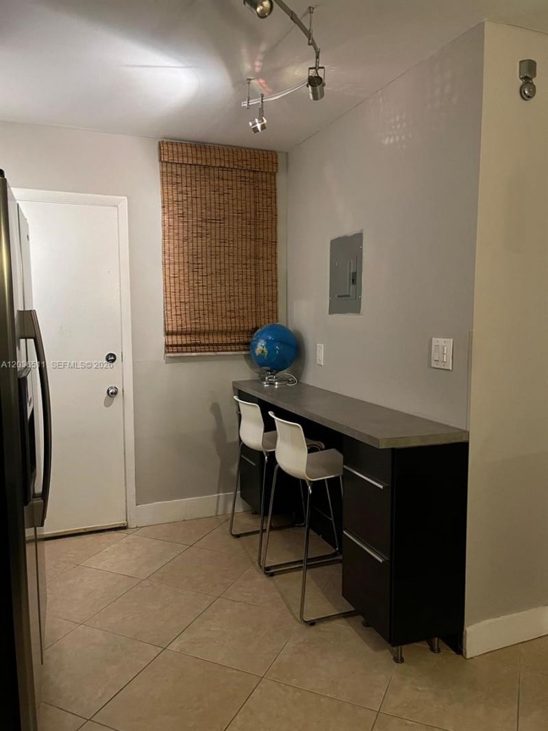 1770 NE 191st St, Unit 700-1, Miami, FL 33179 Photo