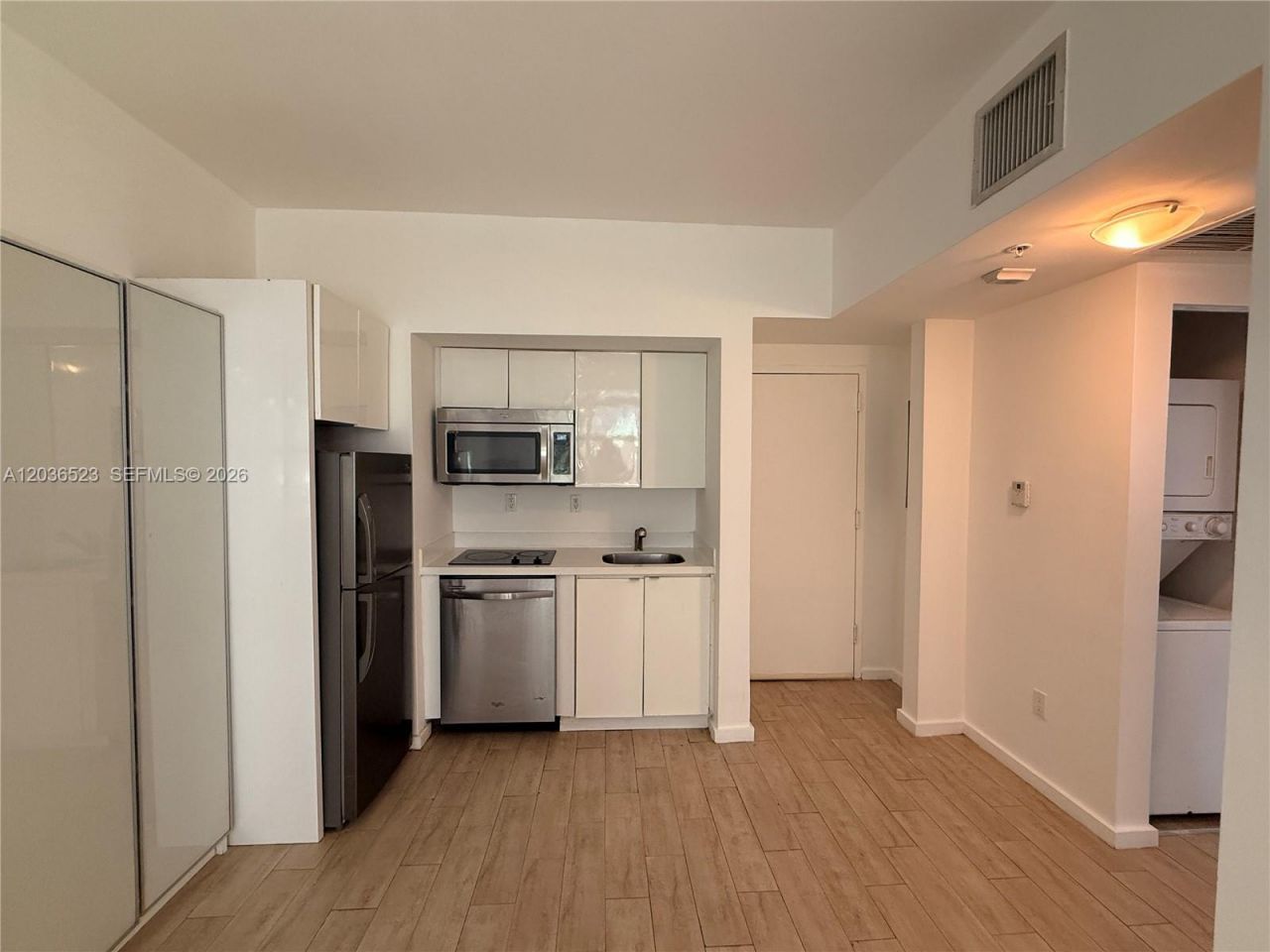 1611 Meridian Ave, Unit 202, Miami Beach, FL 33139 Photo