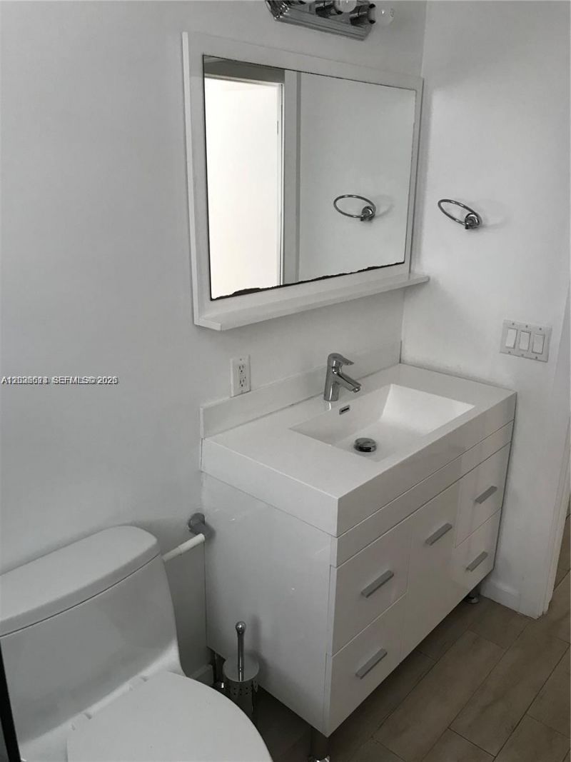 1611 Meridian Ave, Unit 202, Miami Beach, FL 33139 Photo