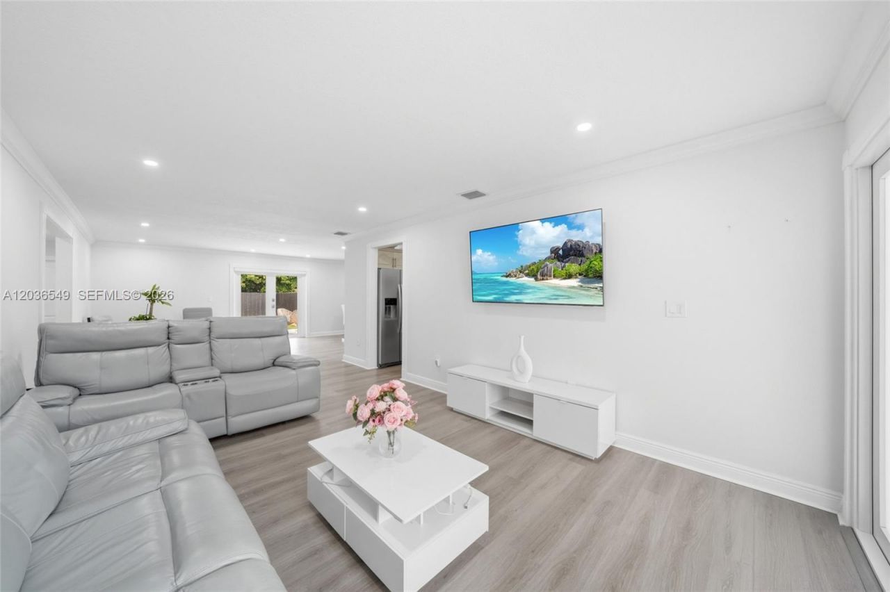 881 NW 133rd Ave, Miami, FL 33182 Photo