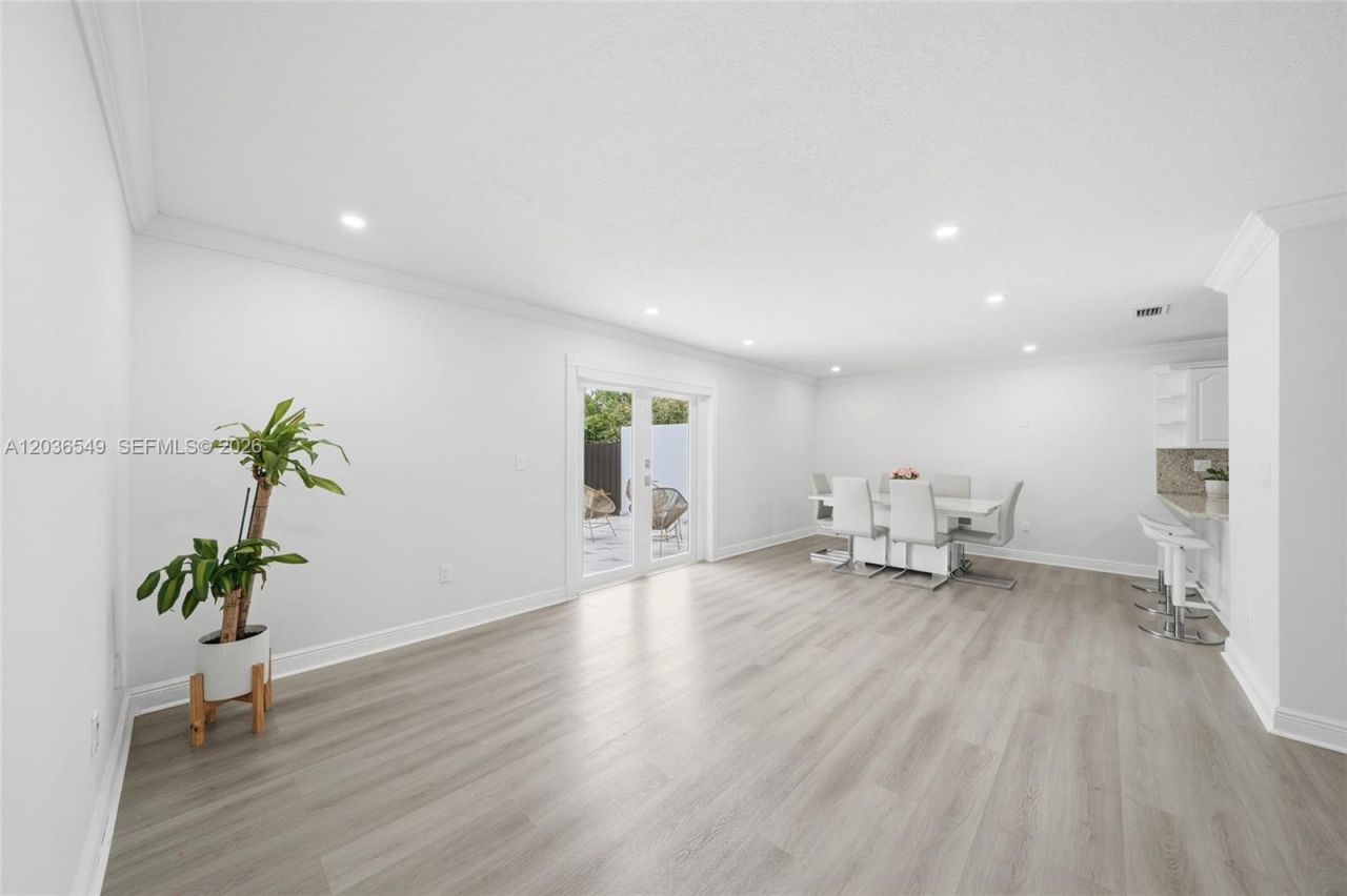 881 NW 133rd Ave, Miami, FL 33182 Photo