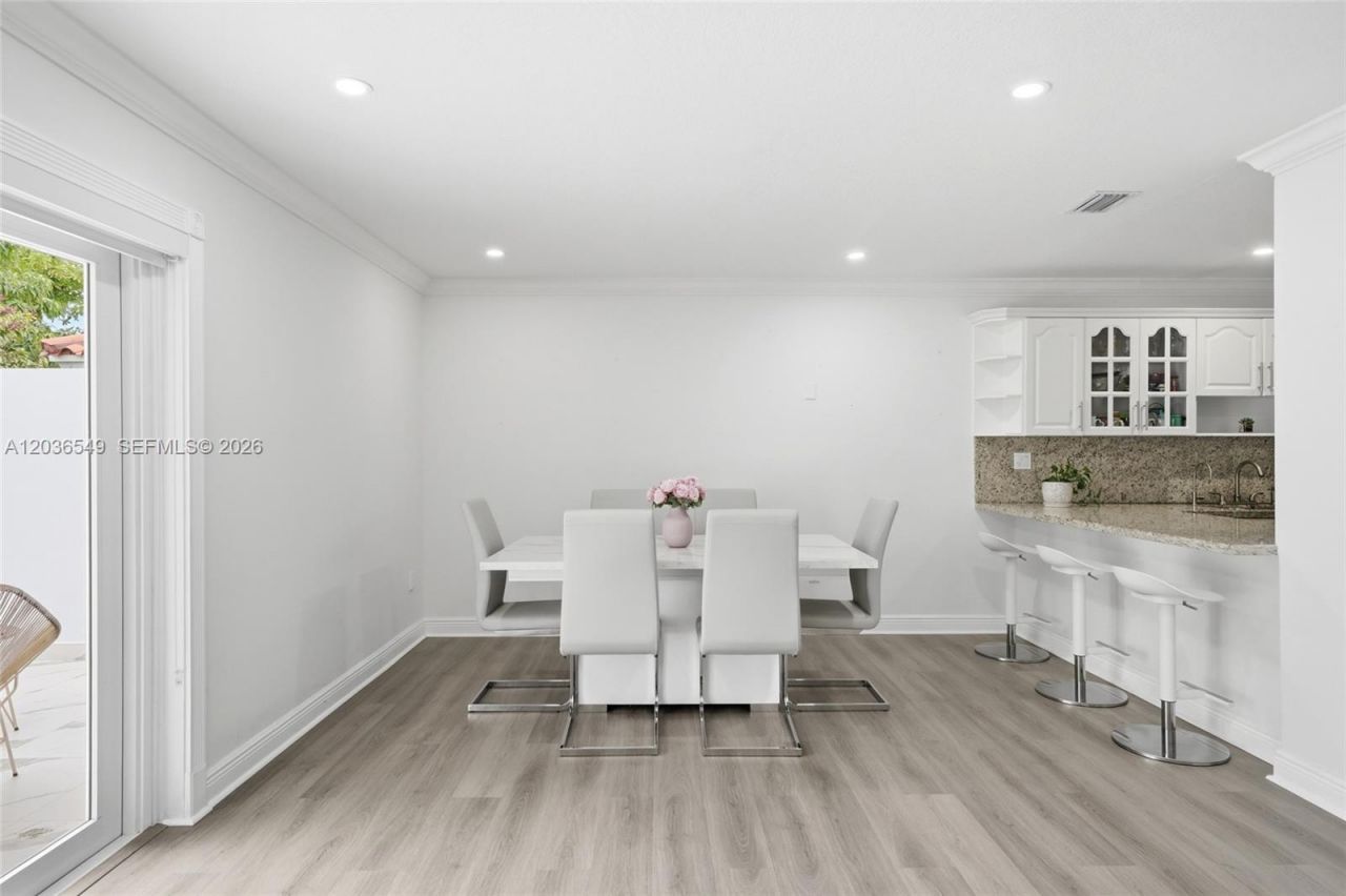 881 NW 133rd Ave, Miami, FL 33182 Photo