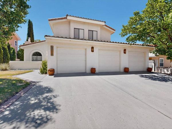 9118 Wallace Avenue NE, Albuquerque, NM 87109