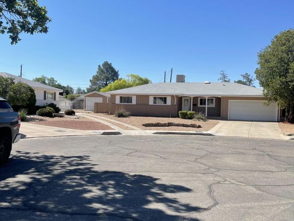 6716 Dodd Place NE, Albuquerque, NM 87110