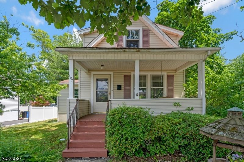 127 Elizabeth St, South Bound Brook, NJ 08880 Main Photo
