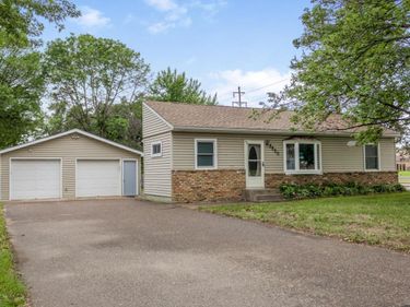 8820 Monroe Street NE, Blaine, MN 55434
