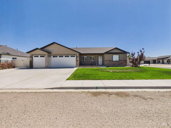 1019 Cooper St, Rupert, ID 83350