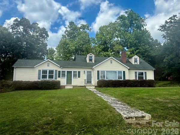 303 Cavin Avenue , Mount Holly, NC 28120