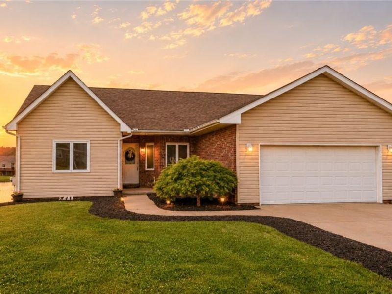 46111 Country Lake Drive, Saint Clairsville, OH 43950 Photo 3