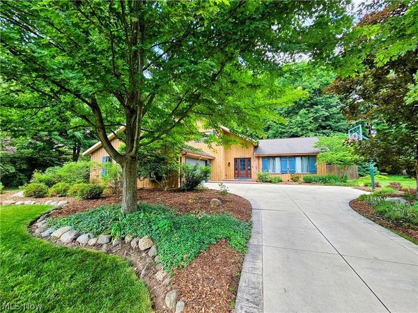 30020 Sequoia Trail , Westlake, OH 44145