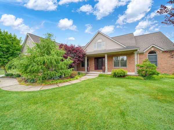 5040 Grande View Lane, Jackson, MI 49201
