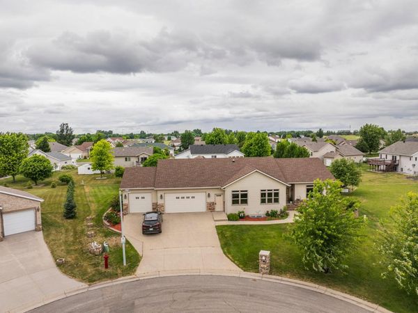969 32nd Street S, Moorhead, MN 56560