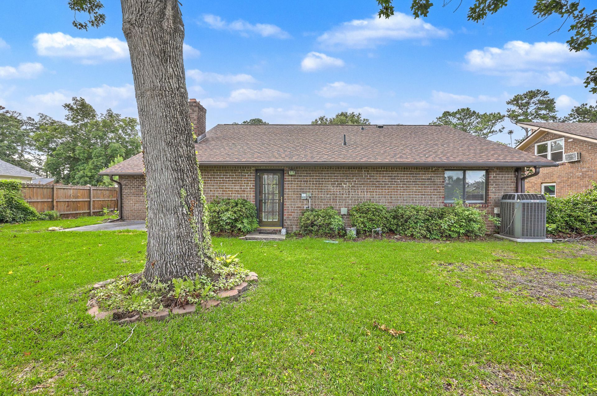 1001 Colonial Pines Drive Photo 12
