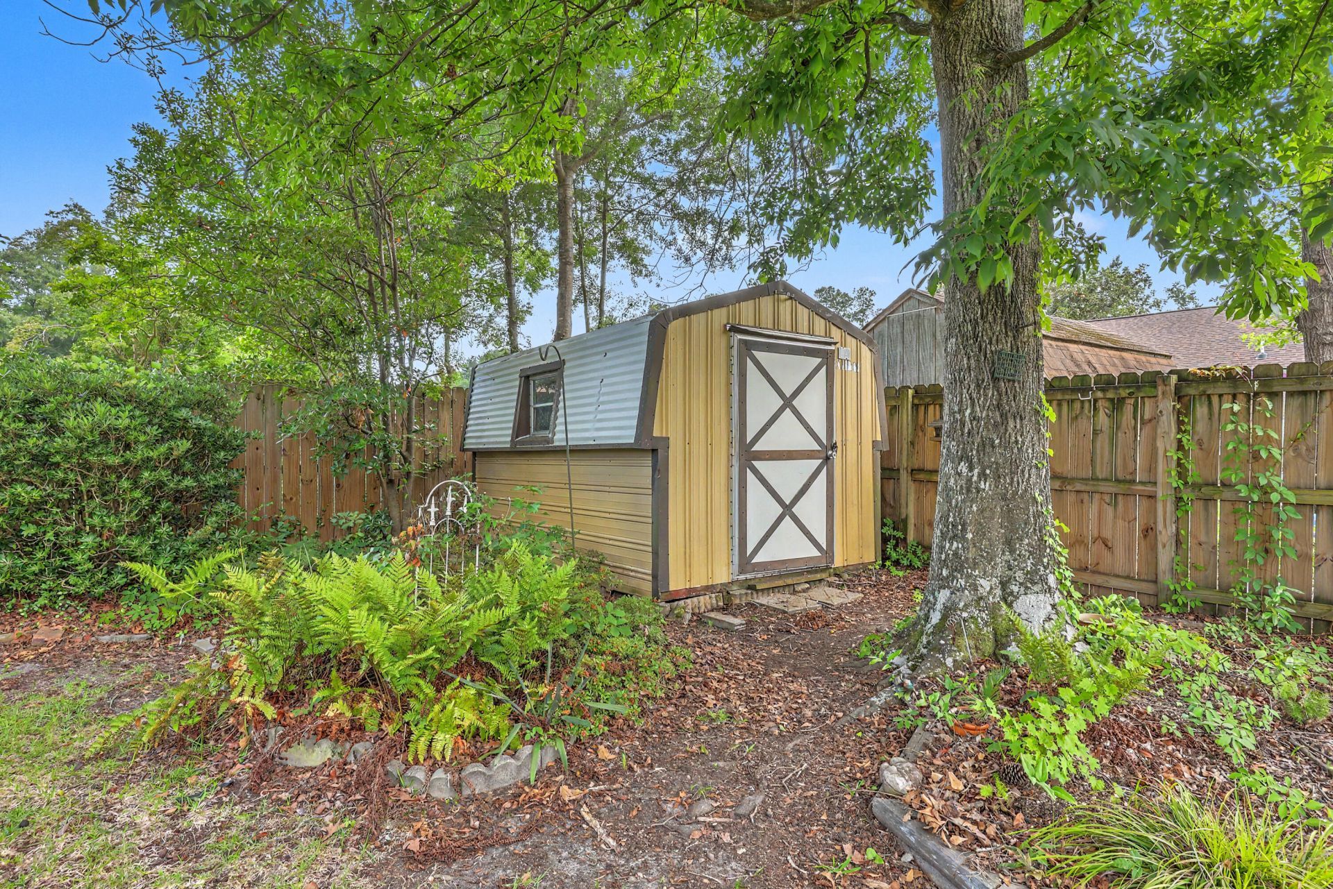 1001 Colonial Pines Drive Photo 14