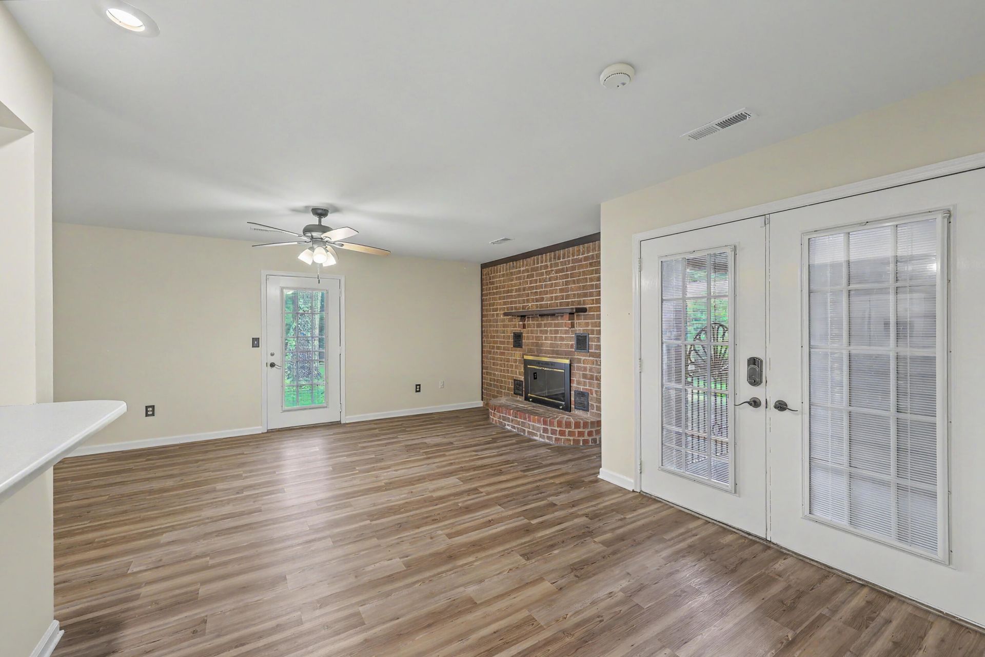 1001 Colonial Pines Drive Photo 17