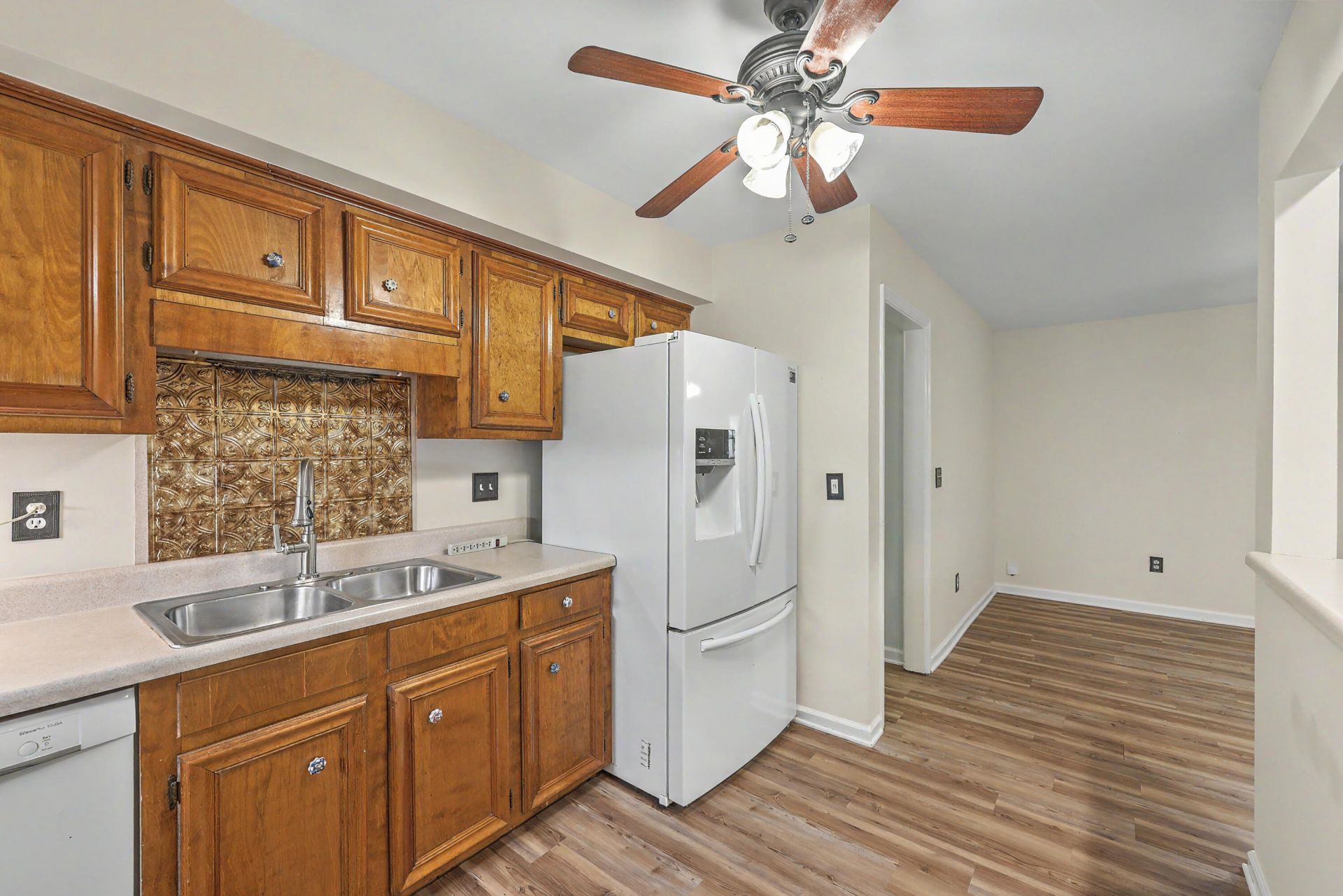 1001 Colonial Pines Drive Photo 24