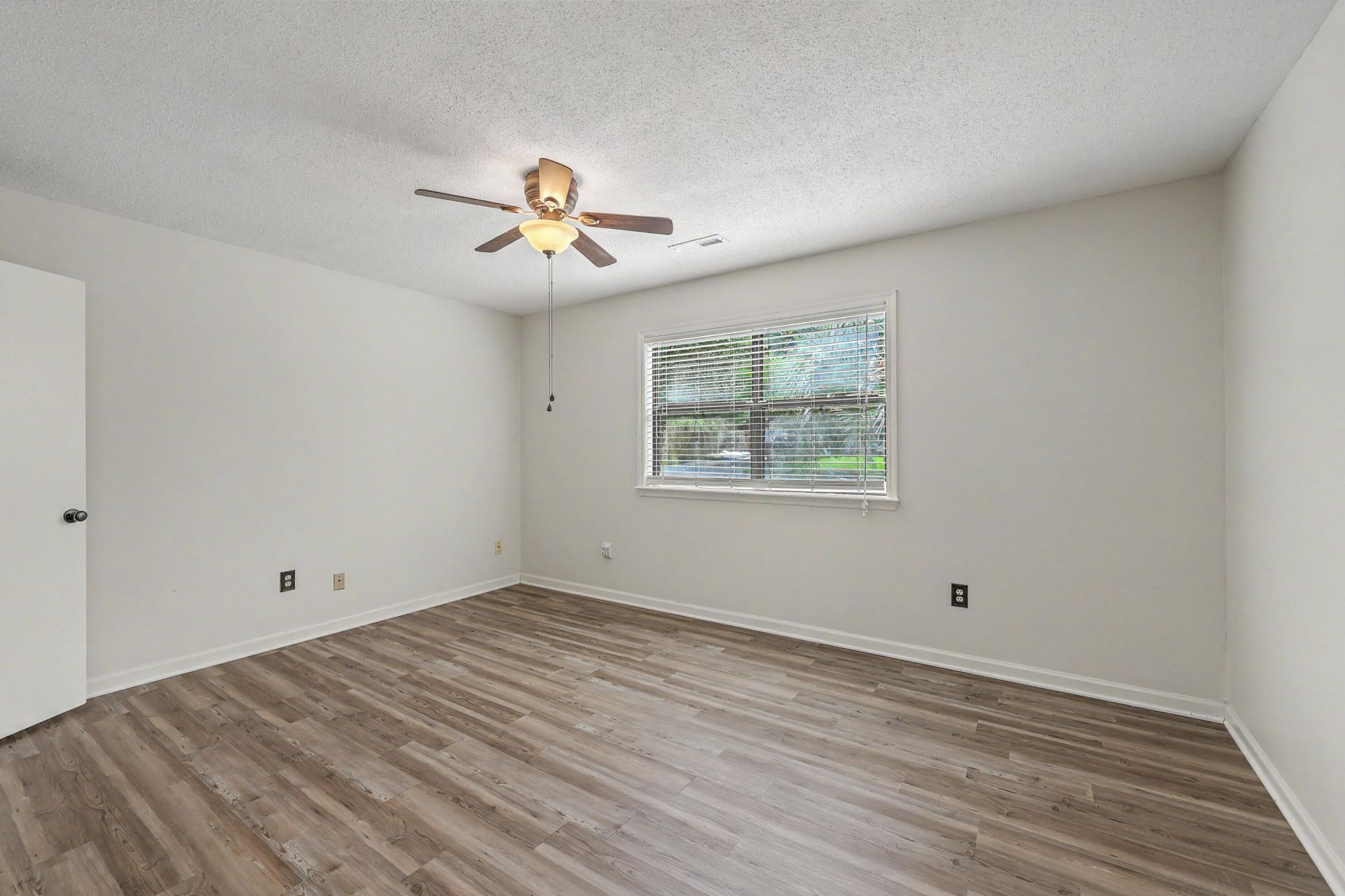 1001 Colonial Pines Drive Photo 29