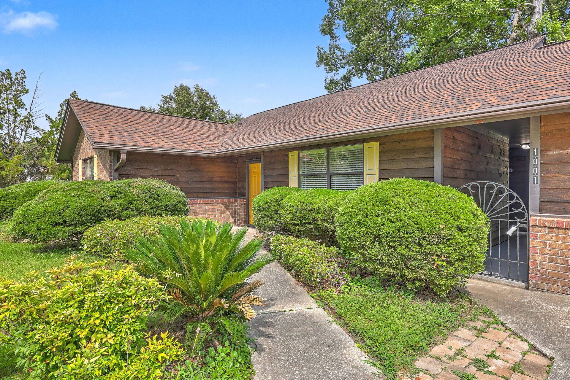 1001 Colonial Pines Drive Photo 8